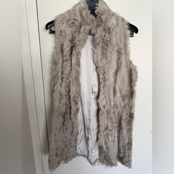 Zara Real Fur Vest in Beige - Picture 2 of 8